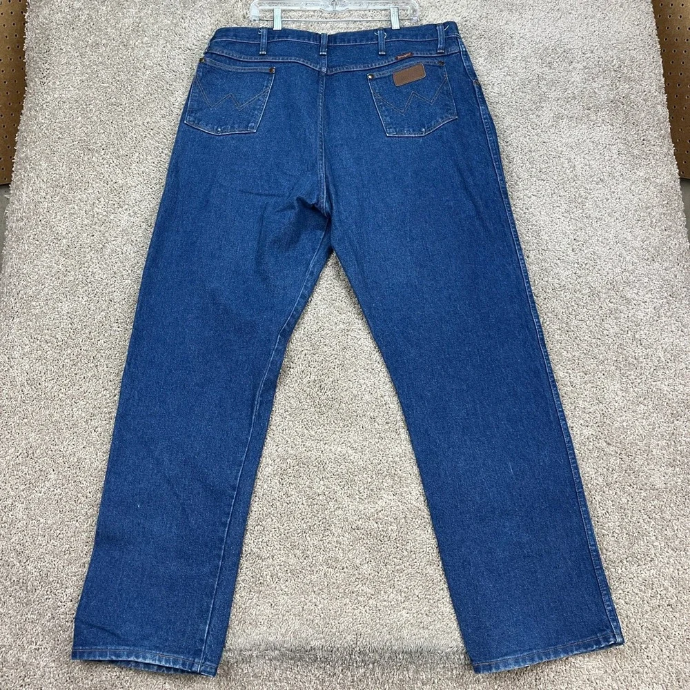 Wrangler Cowboy Cut Jeans Mens 42x34 Medium Wash Straight Leg Flat Front Relaxed